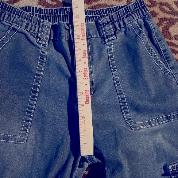 Almost Famous Cargo Jeans Womens L Medium Wash denim patch back pockets stretch - Picture 12 of 14